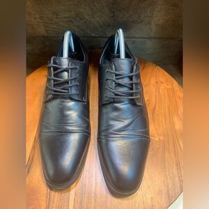 Mens Express dress shoes.  Inv 5609
